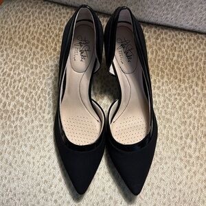 Life Stride Soft System Sz 11M black micro fiber with patent trim. Flex sole